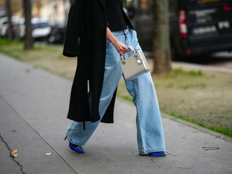 Jeans Trend 2023 - Puddle Pants im Herbst tragen