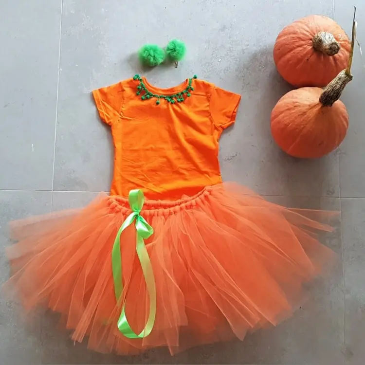 Kürbis Kostüm für Kinder selber machen mit Tüll-Rock, T-Shirt und Haarschmuck