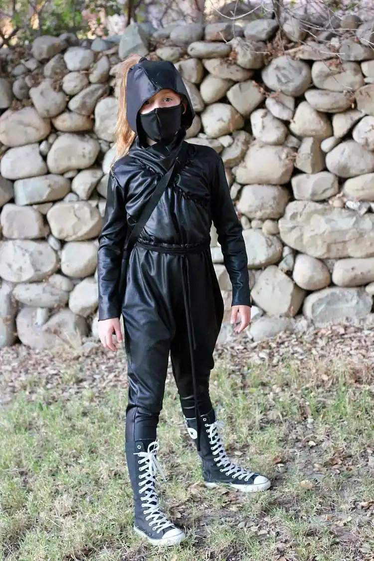 ninja kostüm zu halloween ist einfach