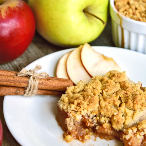 saftiger apfelkuchen vom blech mit streusel und zimt