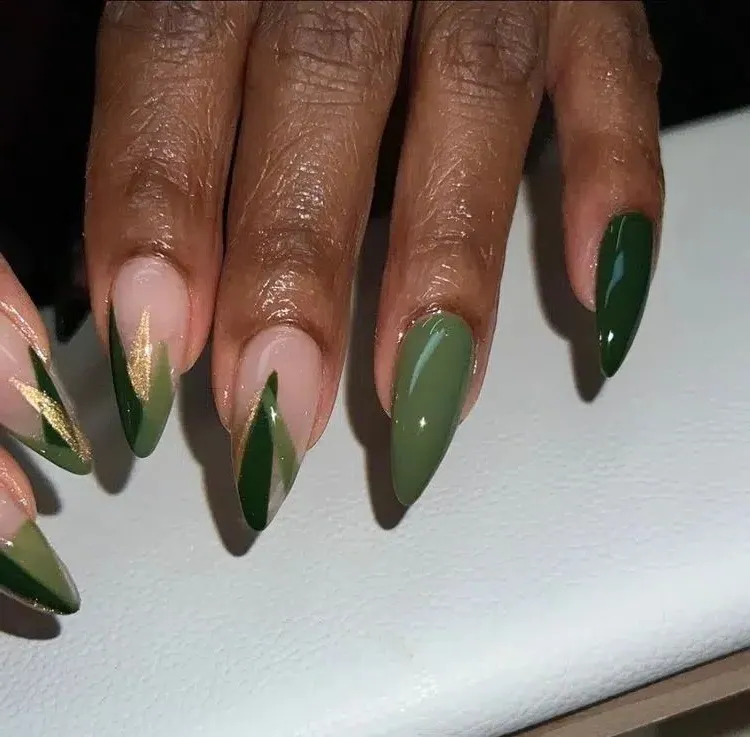 schöne nagelidee in grün für lange nägel