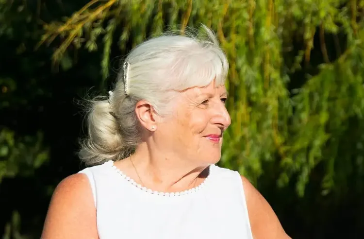 wie wirkt ein schwanz voluminöser unkomplizierte hochsteckfrisuren dünnes haar ab 50