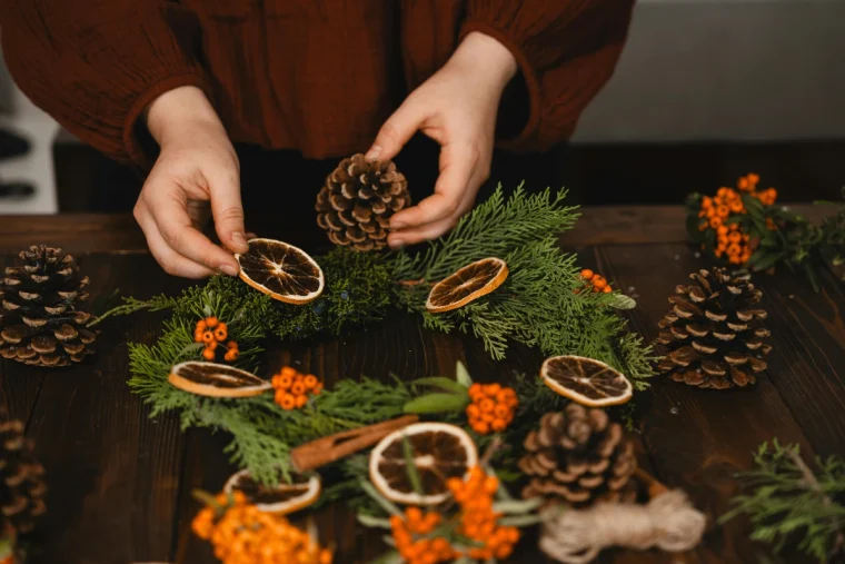 Adventskranz-selber-machen-Ideen-f-r-den-Klassiker-und-coole-Alternativen-f-r-Weihnachten-2025