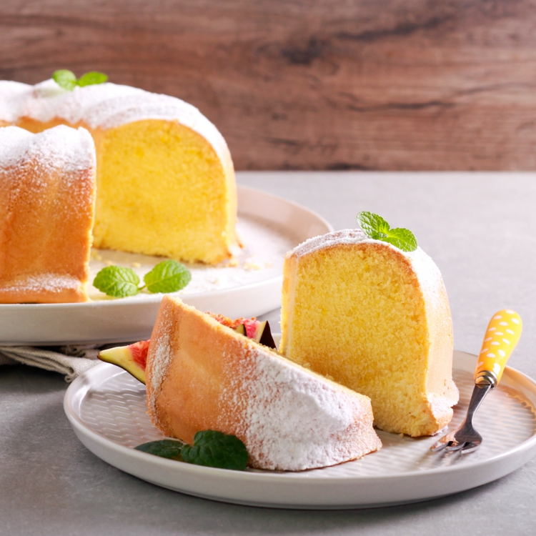 joghurt schüttelkuchen backen mit vanille in der gugelhupfform