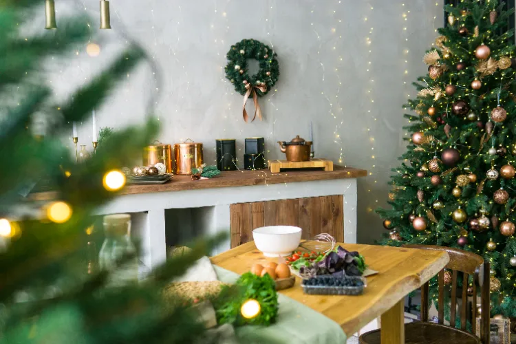 lichterketten als weihnachtsdeko fürs büro arbeitsplatz dekorieren weihnachten