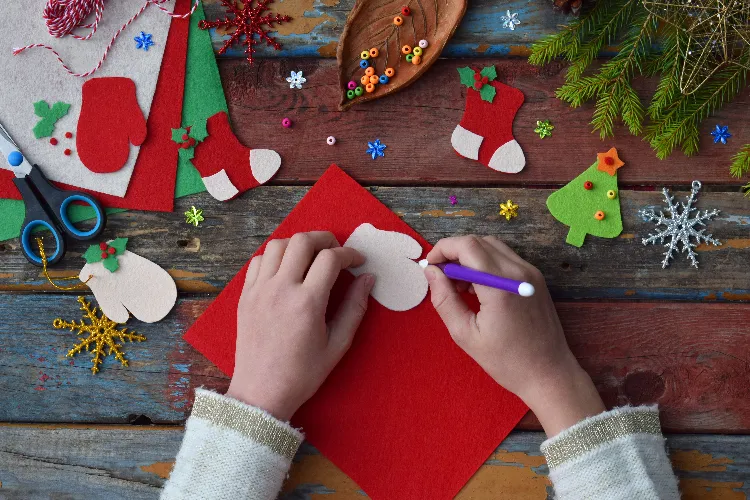 mit kindern zu weihnachten basteln weihnachtskarten mit filz dekorieren