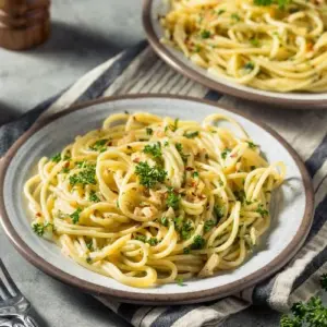 schnelle feierabend pasta zubereiten spaghetti aglio e olio