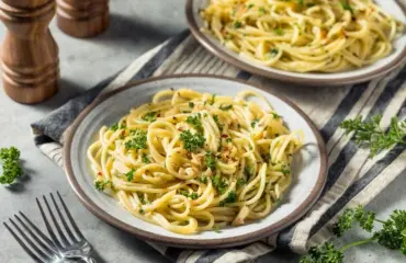 schnelle feierabend pasta zubereiten spaghetti aglio e olio