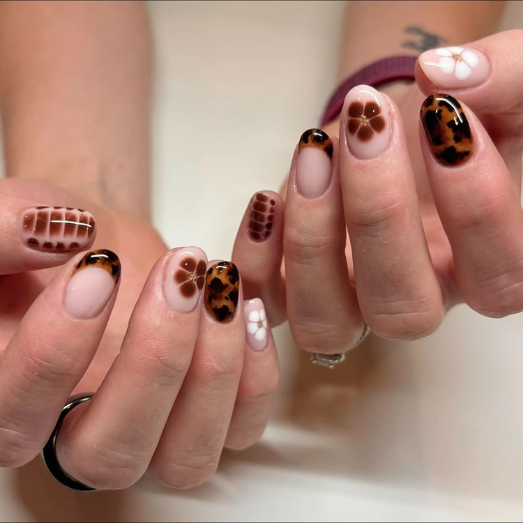 tortoise nails herbst november 2025 nailtrend