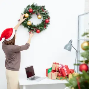 türkranz selber gestalten weihnachtsdeko fürs büro ideen