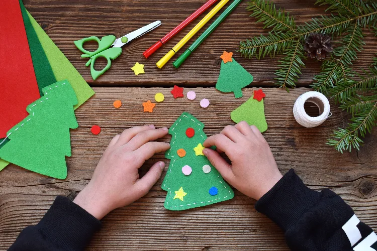 weihnachtskarten mit filz dekorieren nachhaltige bastelideen zu weihnachten mit kindern