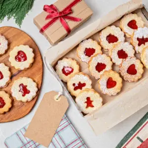 weihnachtsplätzchen klassiker omas linzer plätzchen originalrezept