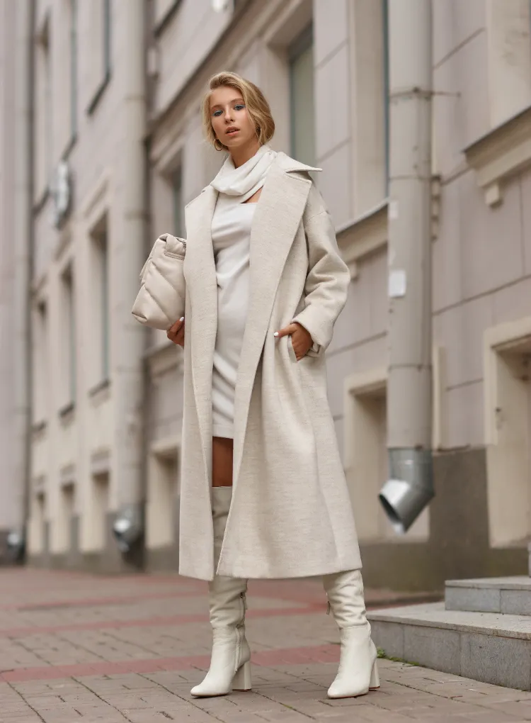 weiße stiefel im winter kombinieren strickkleider outfits 2023