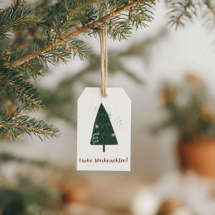 Die Rückseite der Geschenk-Etiketten kann selbst beschriftet werden mit einem Weihnachtsgruß