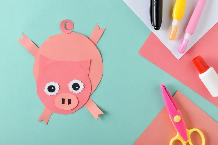 liegendes glücksschwein basteln mit papier für kinder