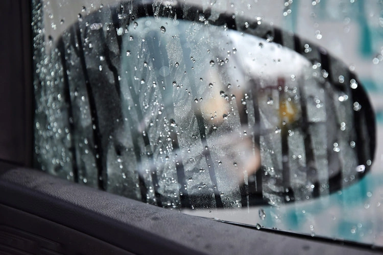 oft morgens im auto vorkommendes kondenswasser an scheiben verhindern mit belüftung