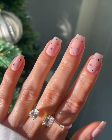 silvester nägel 2025 minimalistisch mit glitzer