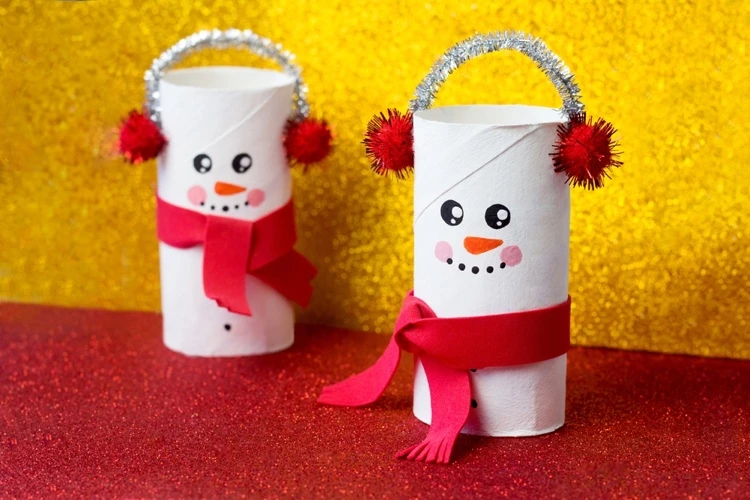 weihnachtsbasteln mit toilettenpapierrollen idee für schneemänner