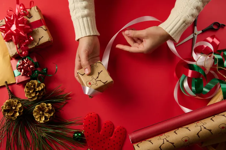 weihnachtsgeschenke verpacken ideen wie geschenkpapier selbst gestalten