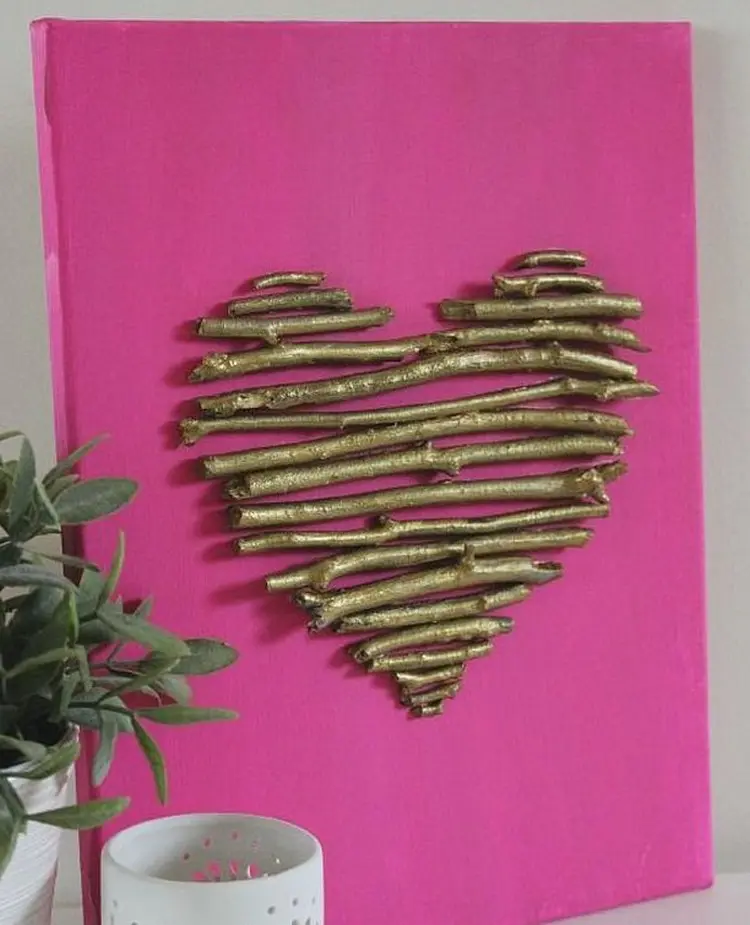 basteln mit stöcken zum valentinstag herz auf leinwand als deko oder geschenk