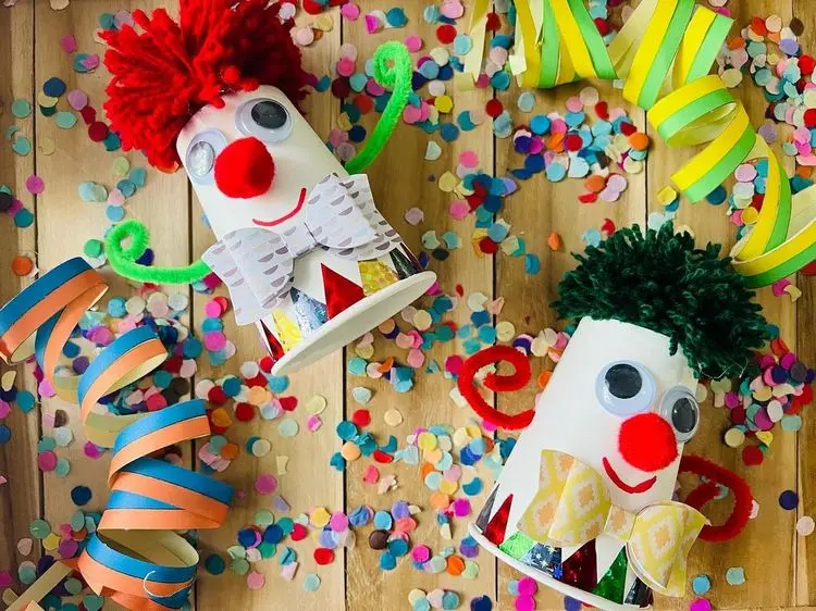 clowns selber machen mit pappbechern und bommeln