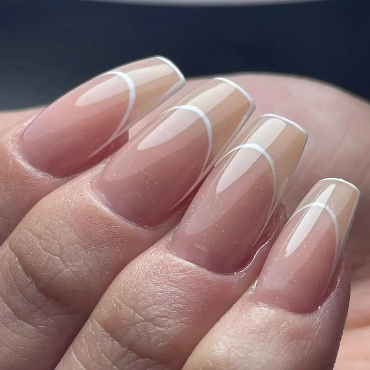 invisible french nails liegen im 2024 voll im trend