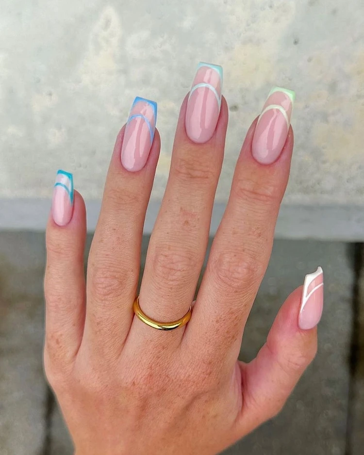 lange quadratische invisible french nails in pastellfarben