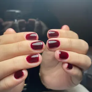 merlot nails 2024 die angesagten nageldesigns