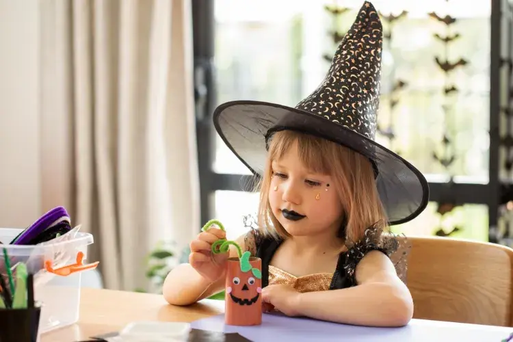 zauberhut basteln kindergarten hexe kostüm selber machen