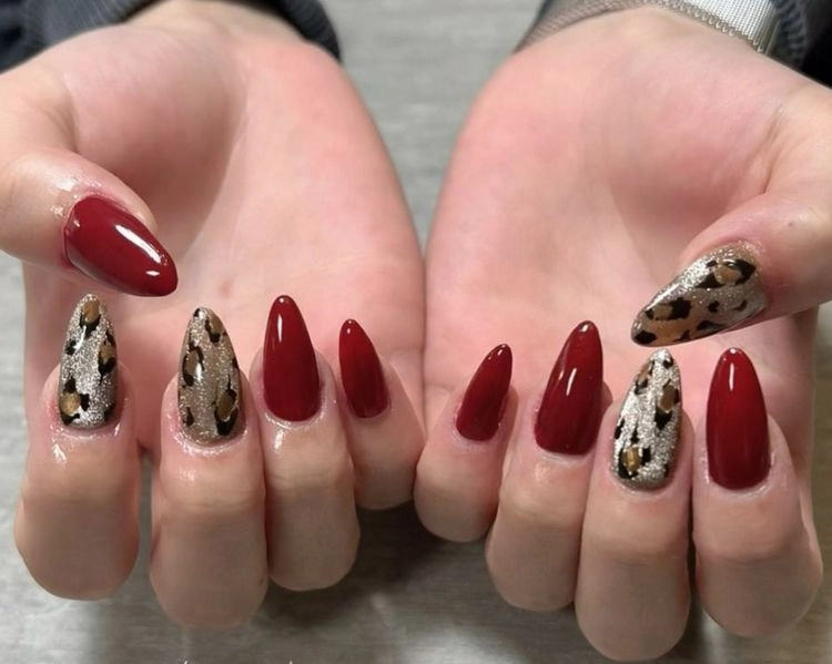 der trend „mob wife nails“