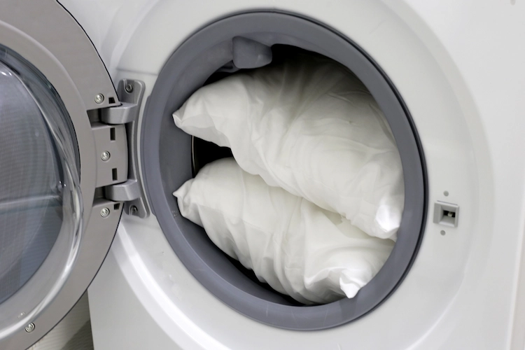 kann man daunenkissen in der waschmaschine waschen