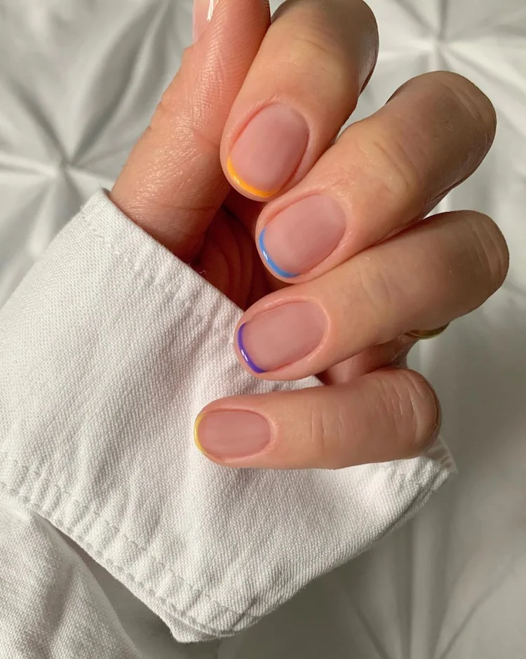 pastellfarbigen lipliner nails sind eine beliebte wahl für das frühjahr