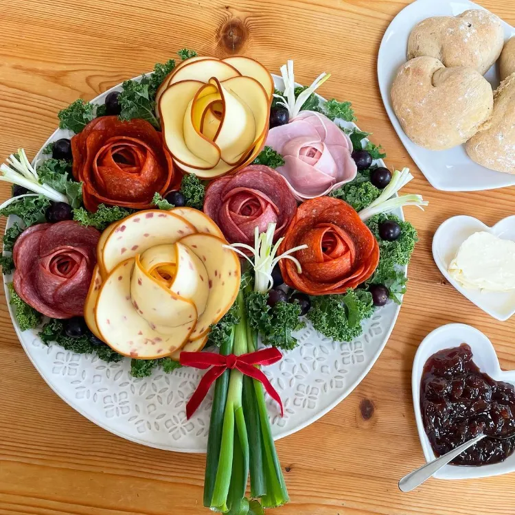 rosen aus salami selber machen geschenk zum valentinstag für ihn