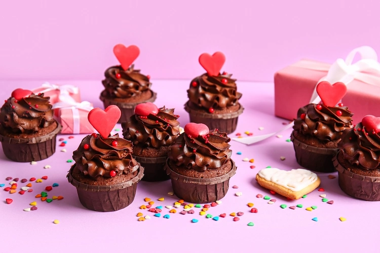 valentinstag cupcakes mit schoko topping