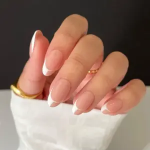 weiße split french nails