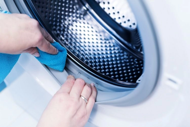hacks mit spülmaschinentabs die waschmaschine reinigen