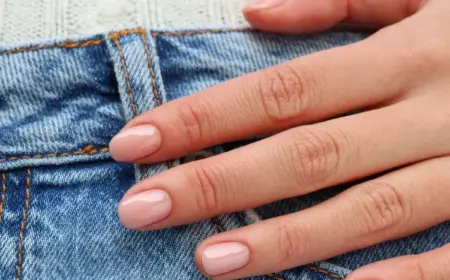 rosé gloss nails der nageltrend für frühling 2024
