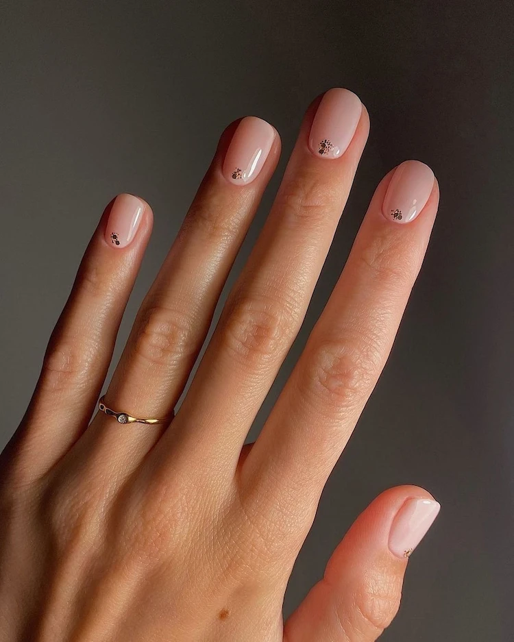 rosé gloss nails mit goldfolie verzieren
