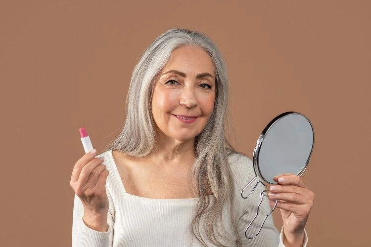 make up für ältere frauen lipliner und gloss für ihre lippen