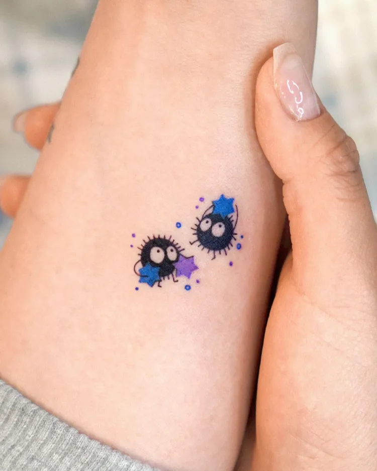 süße kleine tattoo ideen für handgelenk und unterarm