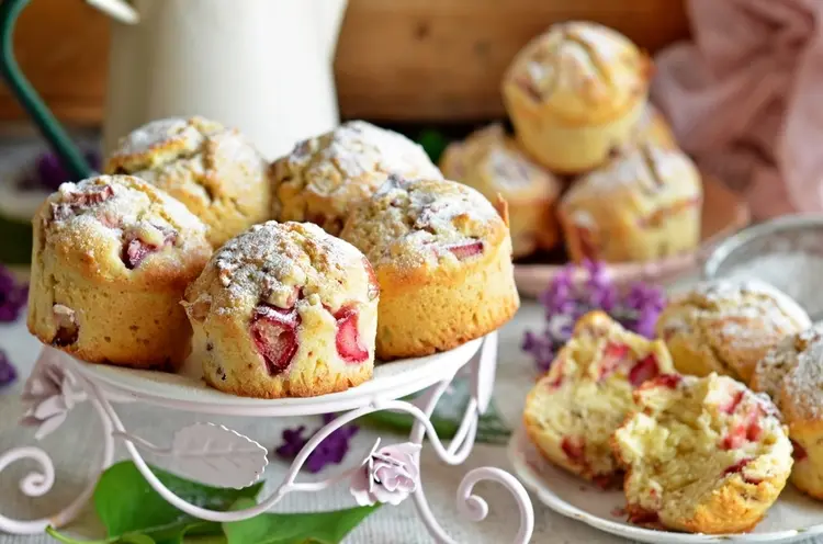 vegane muffins mit rhabarber und vanillepudding ohne zucker und ei