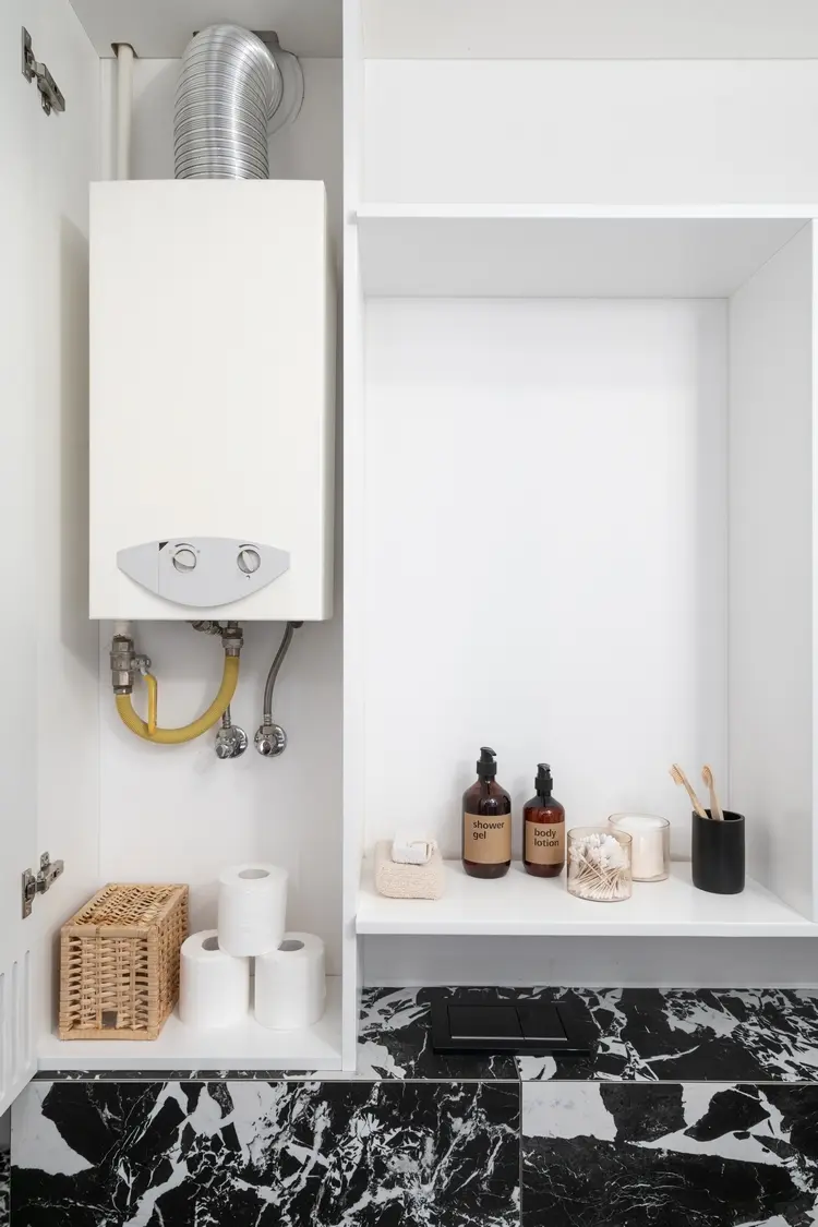 boilerschrank mit badschrank kombinieren für kosmetika und toilettenpapier