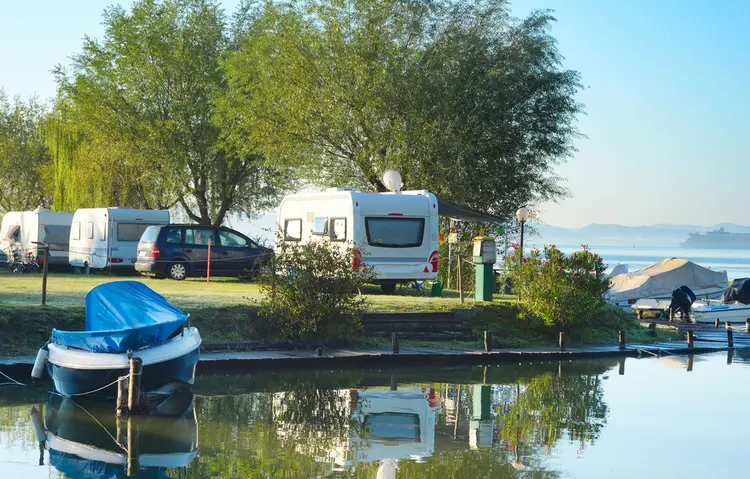 italienische seen besichtigen bei einem campingurlaub