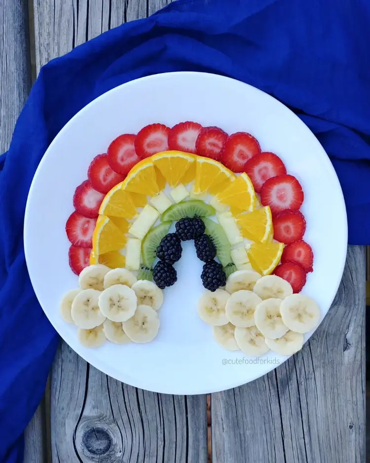 Obstteller anrichten wie Regenbogen einfache Ideen