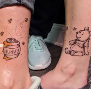 Pu der Bär und der Honig sind eine andere Option für Mutter Tochter Partner Tattoo