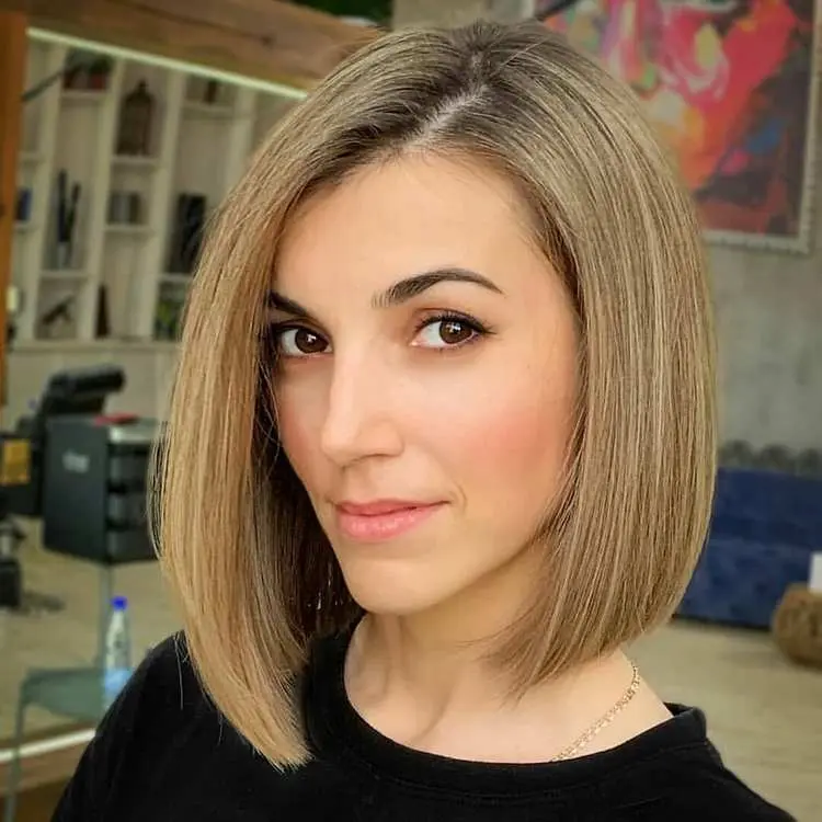 Halblange-Frisuren-Vielseitige-Stylings-die-den-Look-von-Frauen-jeden-Alters-aufpeppen