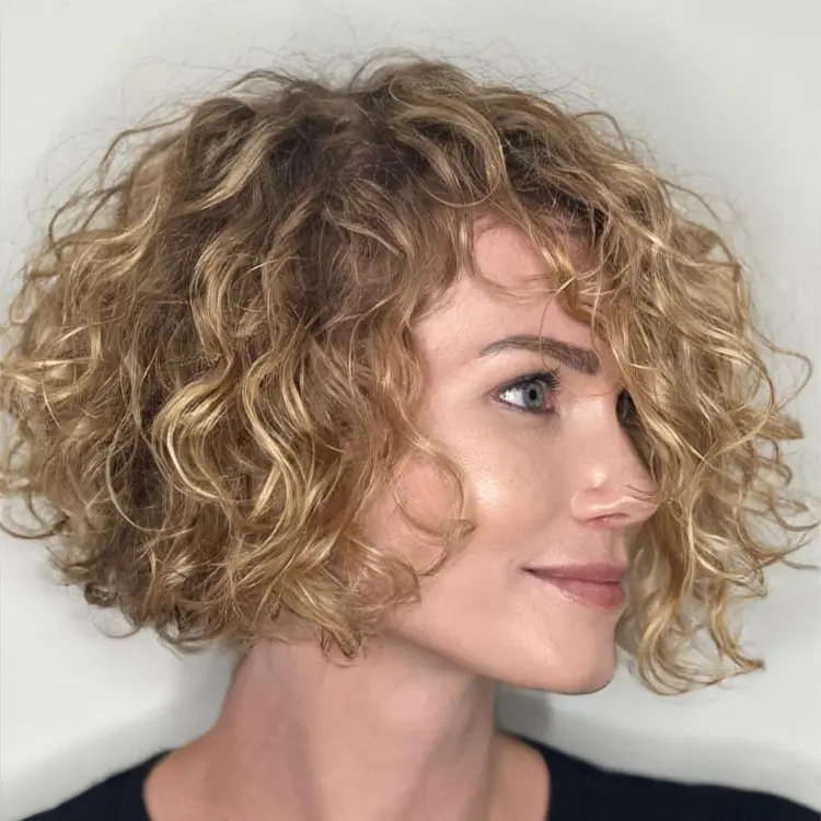 Square cut for beautiful curly hair