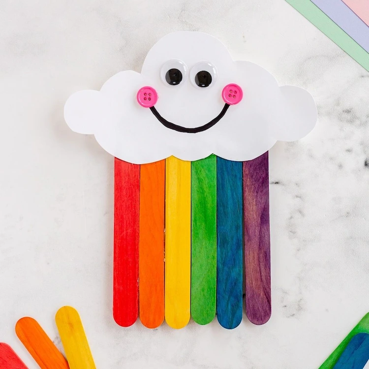 Regenbogen basteln für den Sommer mit Wolke