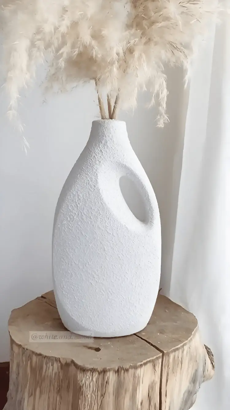 Vase basteln mit Waschmittelflaschen, Acrylfarben und Natron