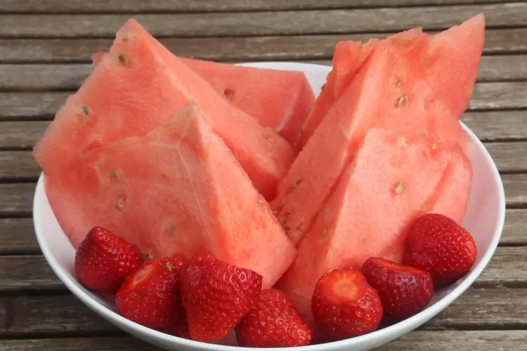 Erdbeeren und Melone für Brotaufstrich kombinieren